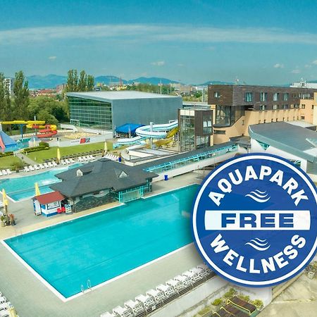 Hotel Aquacity Seasons بوبراد المظهر الخارجي الصورة