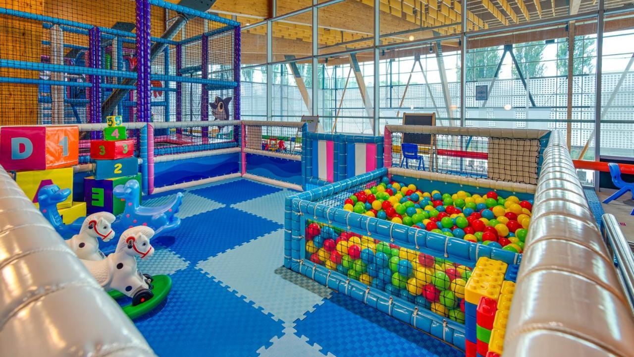 Hotel Aquacity Seasons بوبراد المظهر الخارجي الصورة
