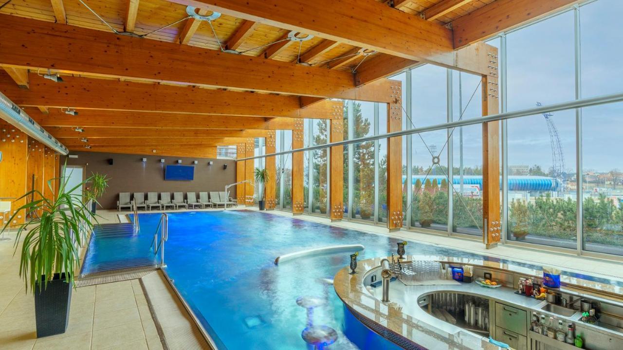 Hotel Aquacity Seasons بوبراد المظهر الخارجي الصورة