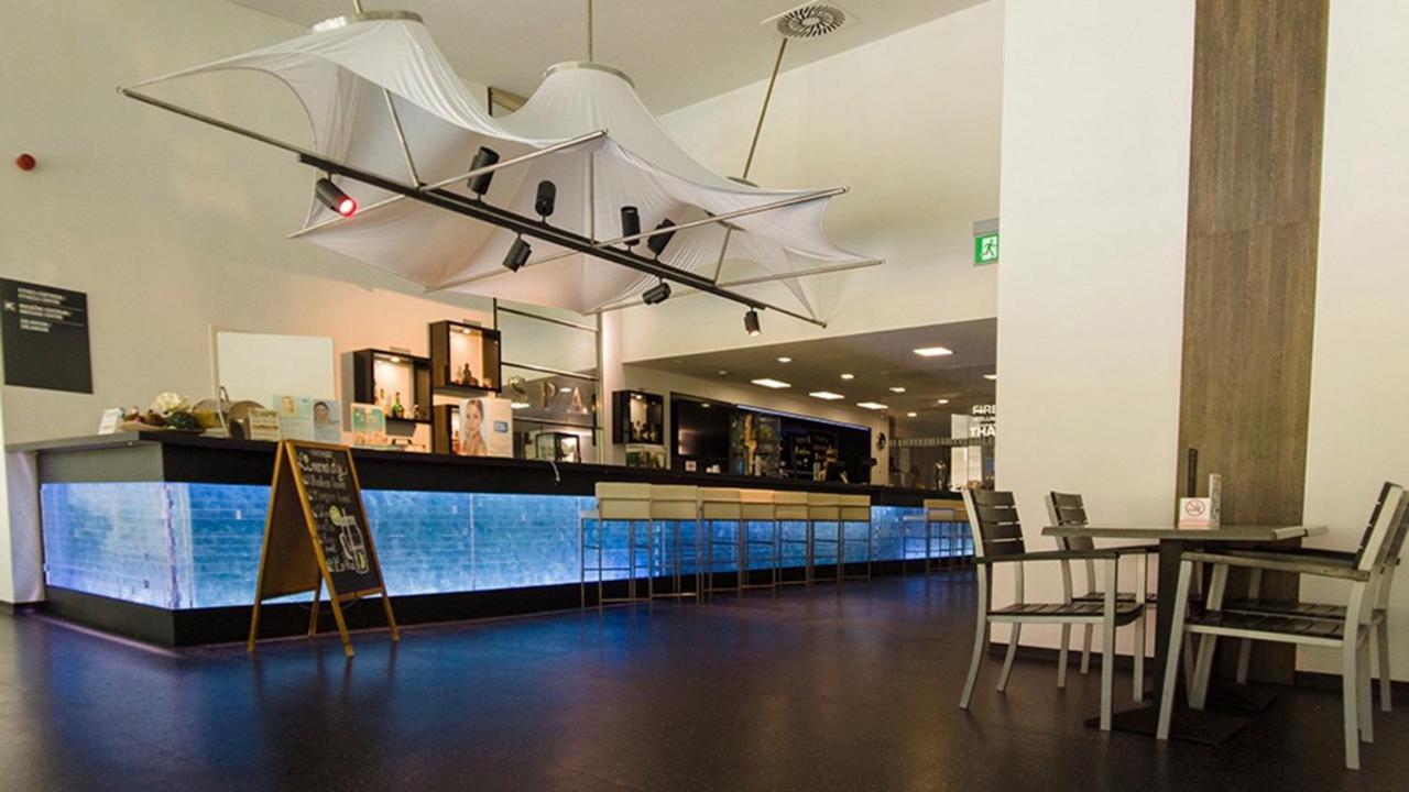 Hotel Aquacity Seasons بوبراد المظهر الخارجي الصورة