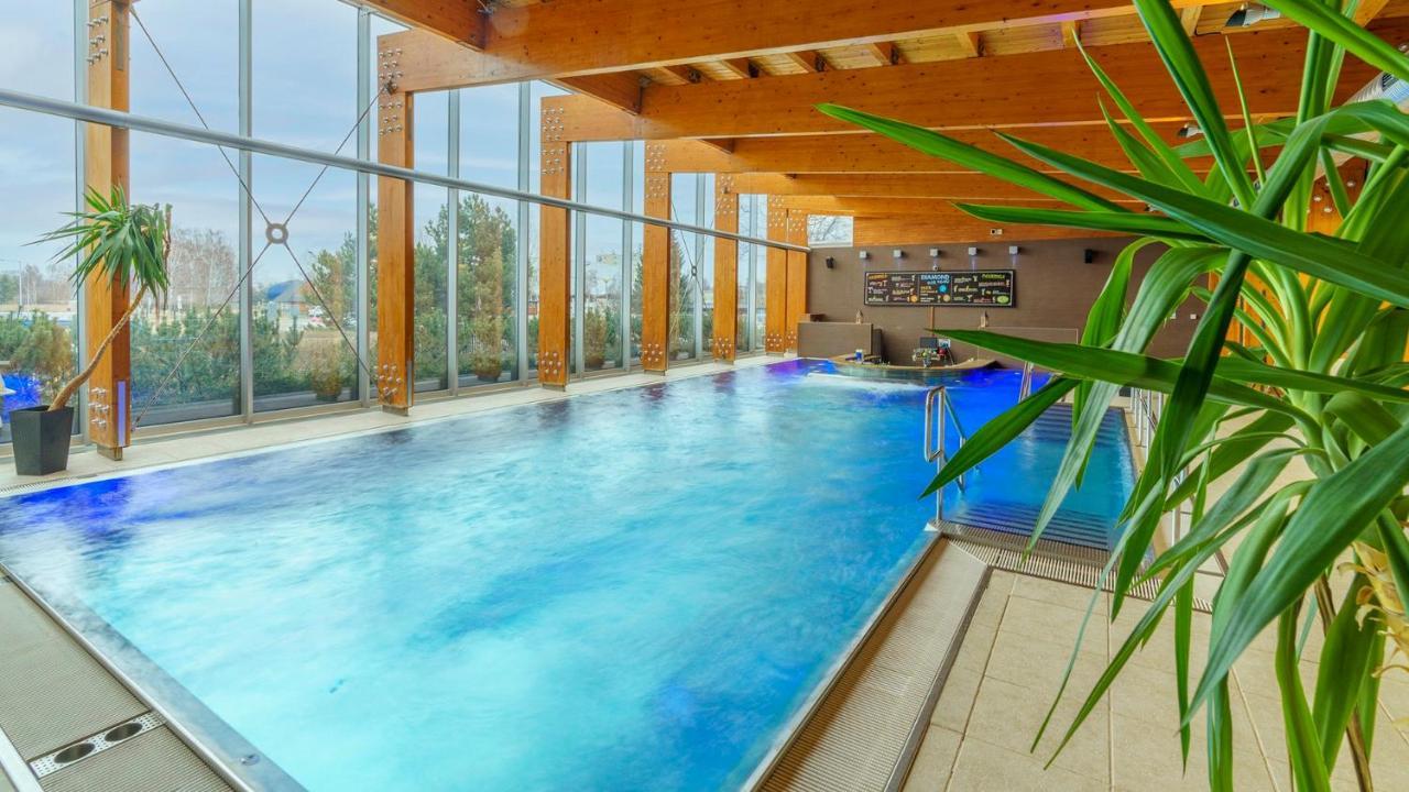 Hotel Aquacity Seasons بوبراد المظهر الخارجي الصورة