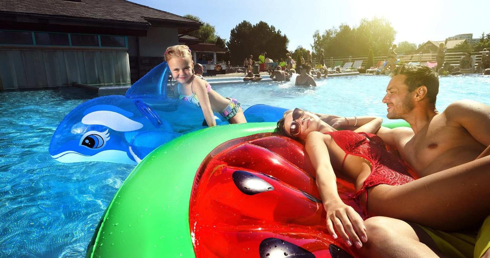 Hotel Aquacity Seasons بوبراد المظهر الخارجي الصورة
