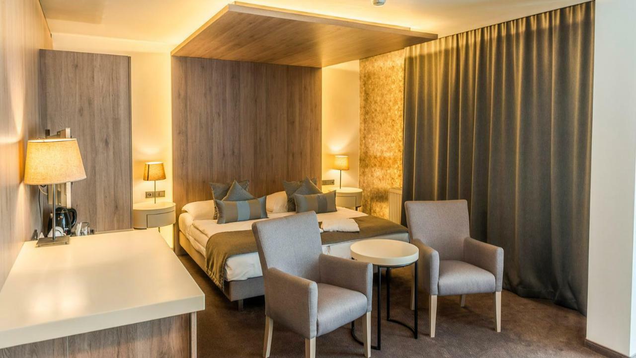 Hotel Aquacity Seasons بوبراد المظهر الخارجي الصورة