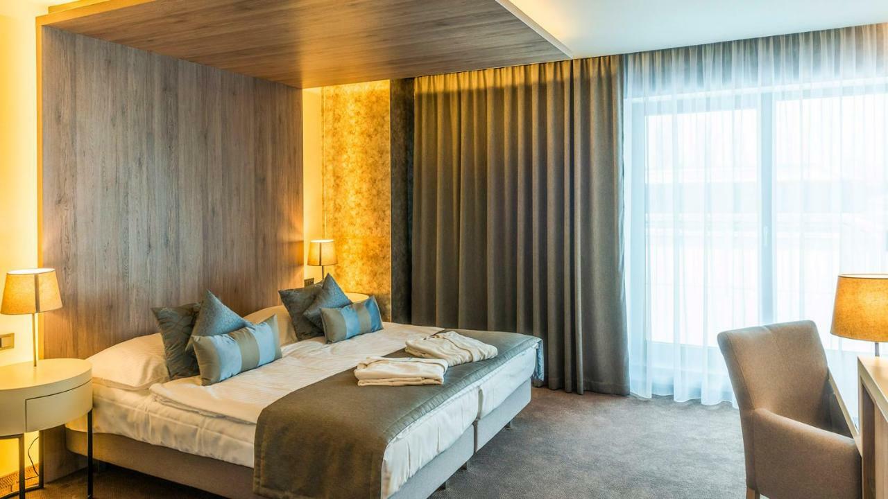 Hotel Aquacity Seasons بوبراد المظهر الخارجي الصورة