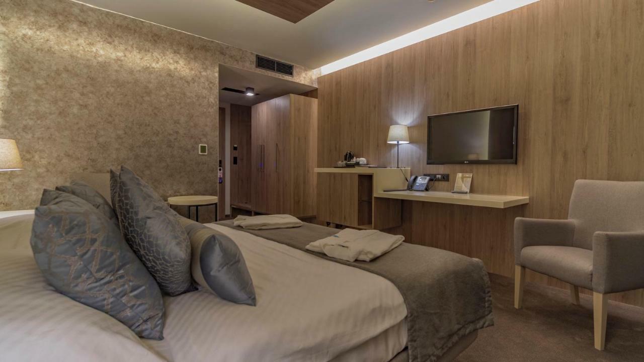 Hotel Aquacity Seasons بوبراد المظهر الخارجي الصورة